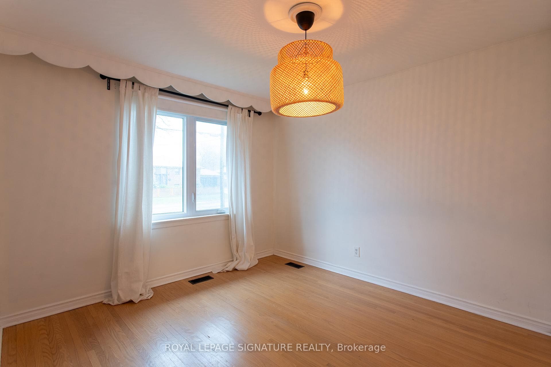 12 Applefield Drive photo 14