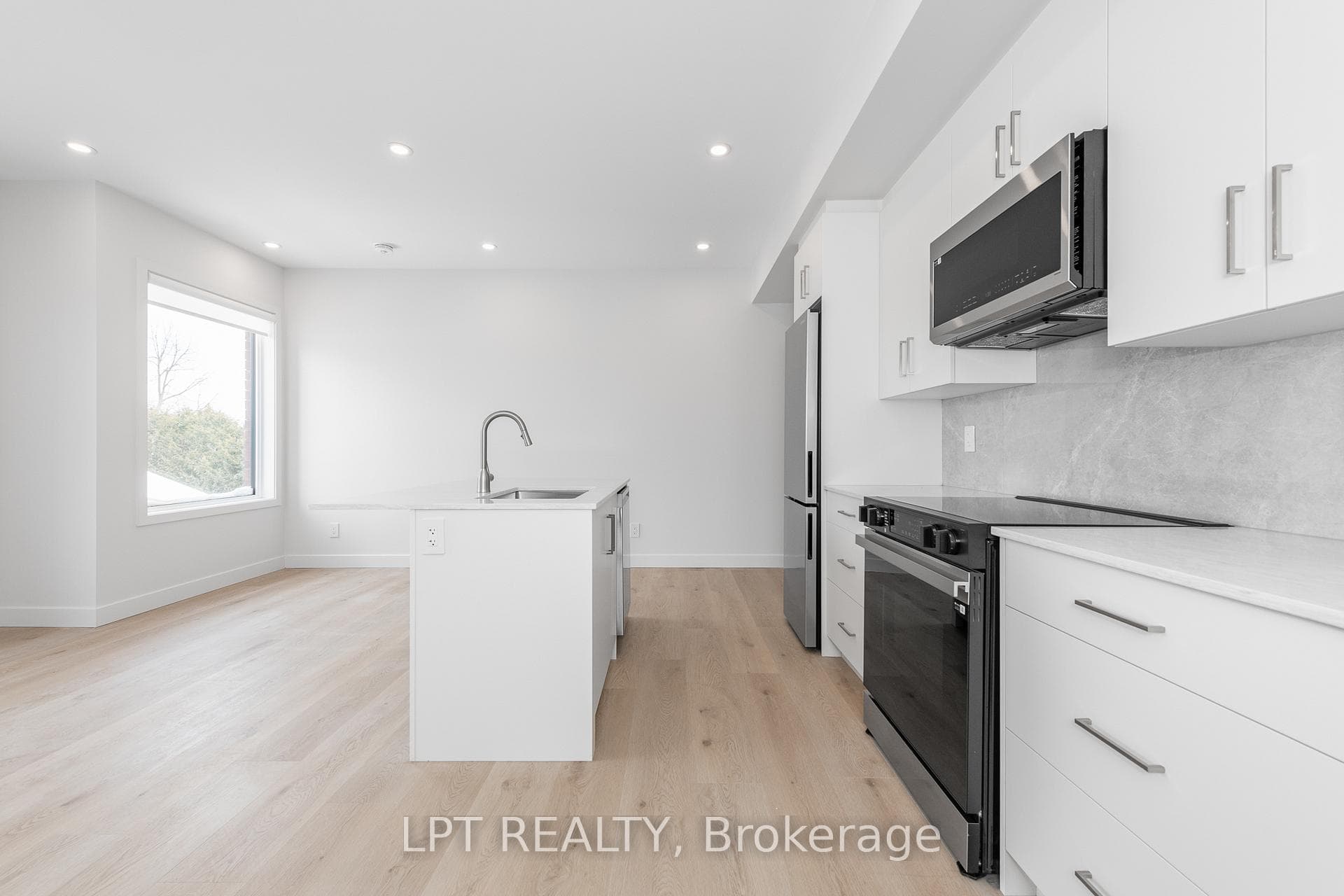 250 Shakespeare Street Unit 5 photo 10