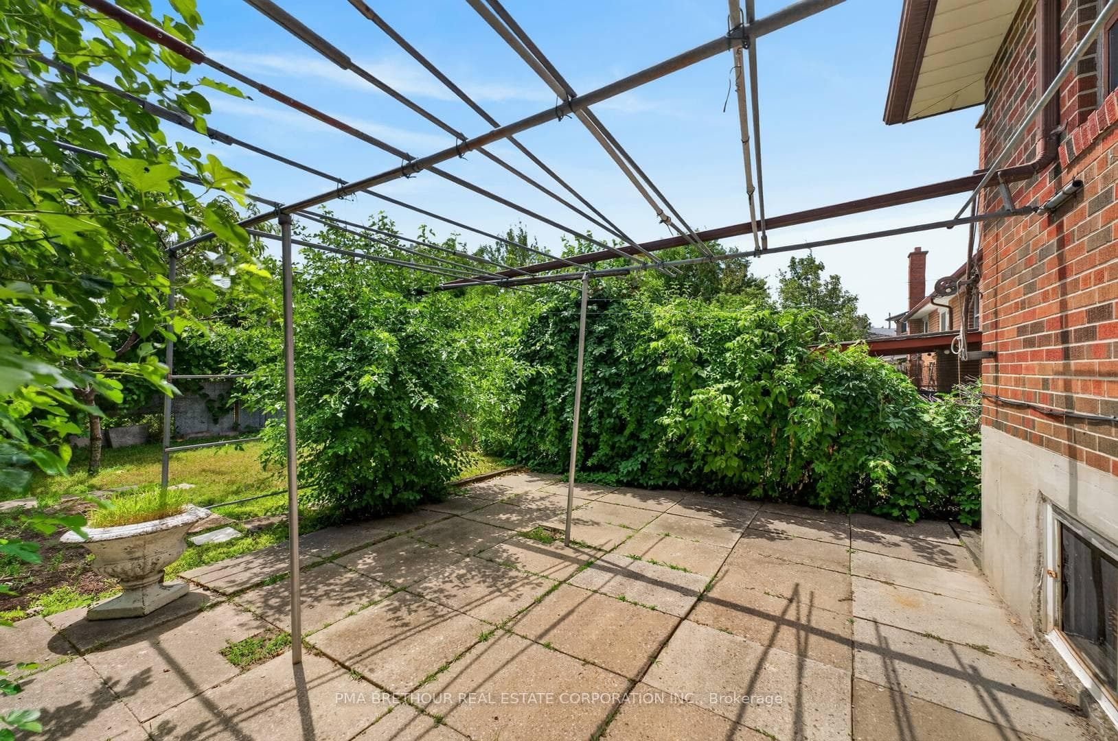 65 Goldsboro Road photo 26