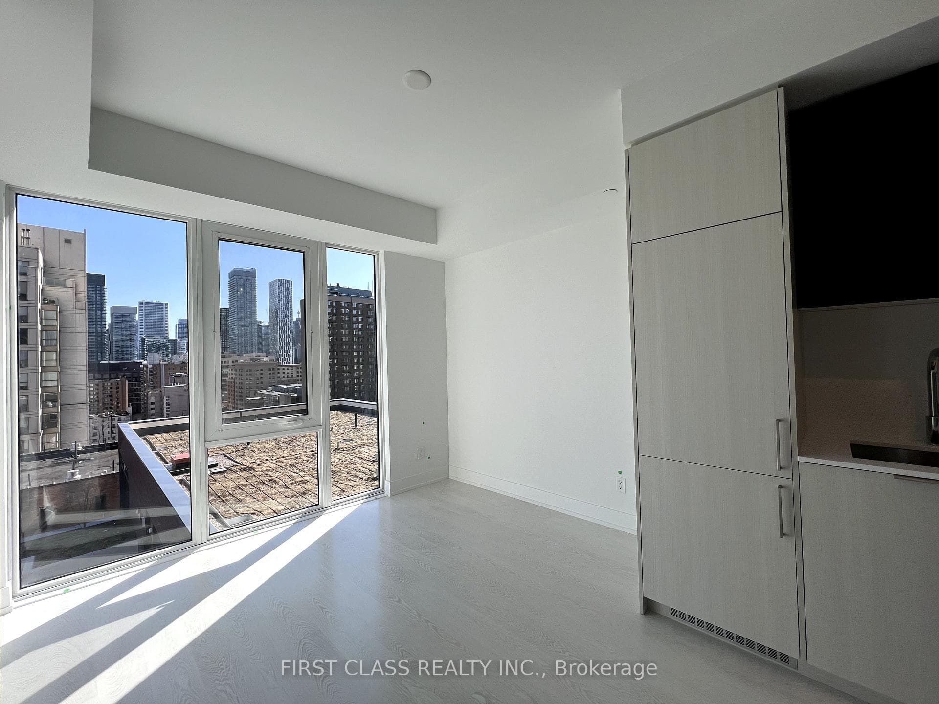 308 Jarvis Street Unit 1212 photo 6