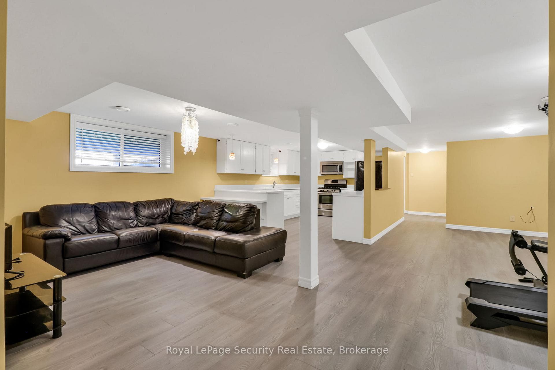 5976 Tenth Line photo 26