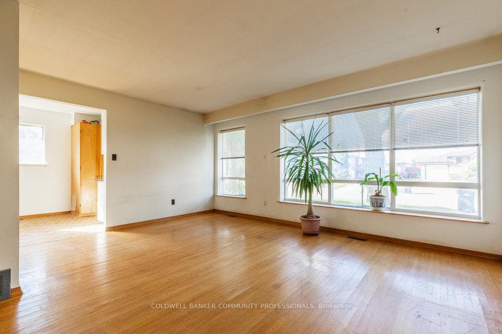 9 Pleaseley Road photo 9