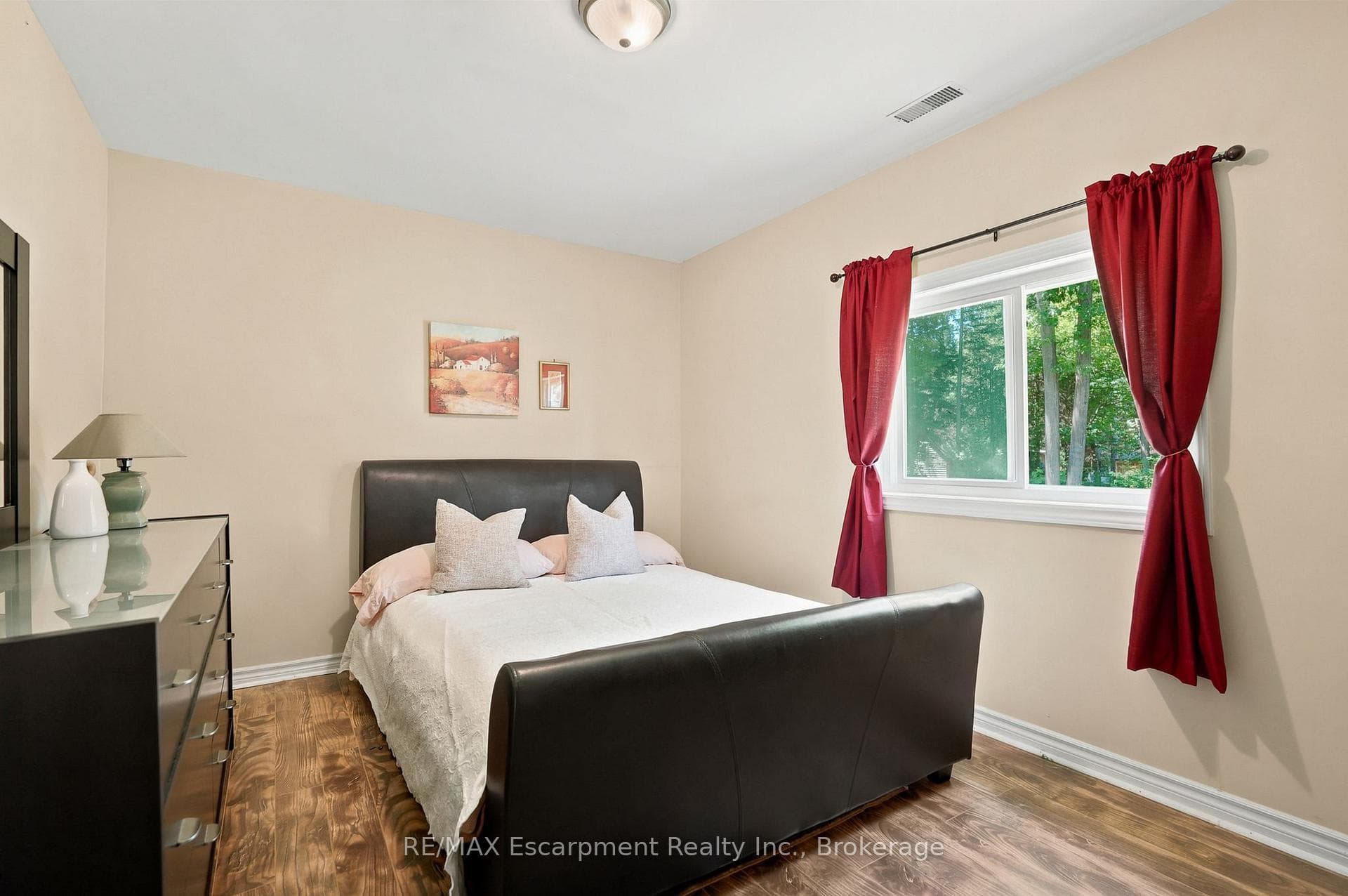 16 Hiawatha Road photo 25