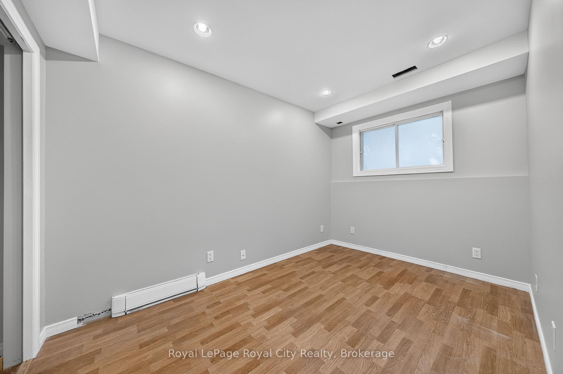 18 Springdale Boulevard photo 34
