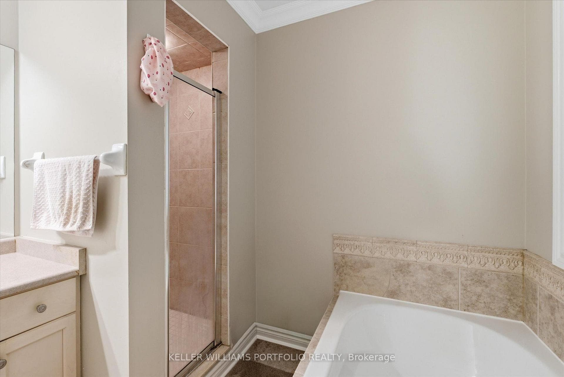 2153 Meadowglen Drive photo 29