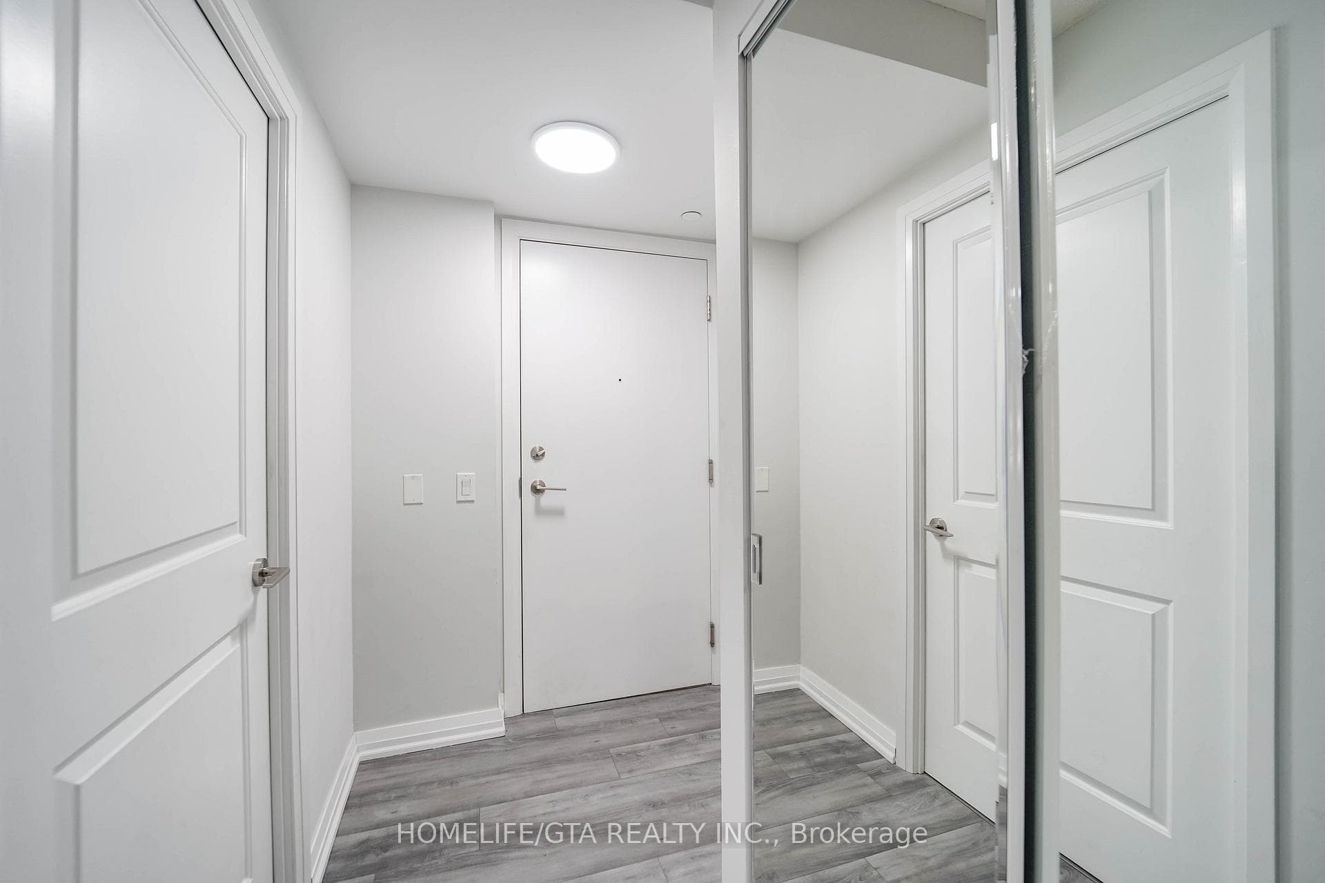 30 Meadowglen Place Unit 1501 photo 12