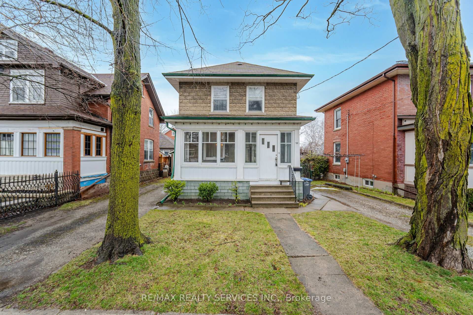 98 Mill Street photo 2