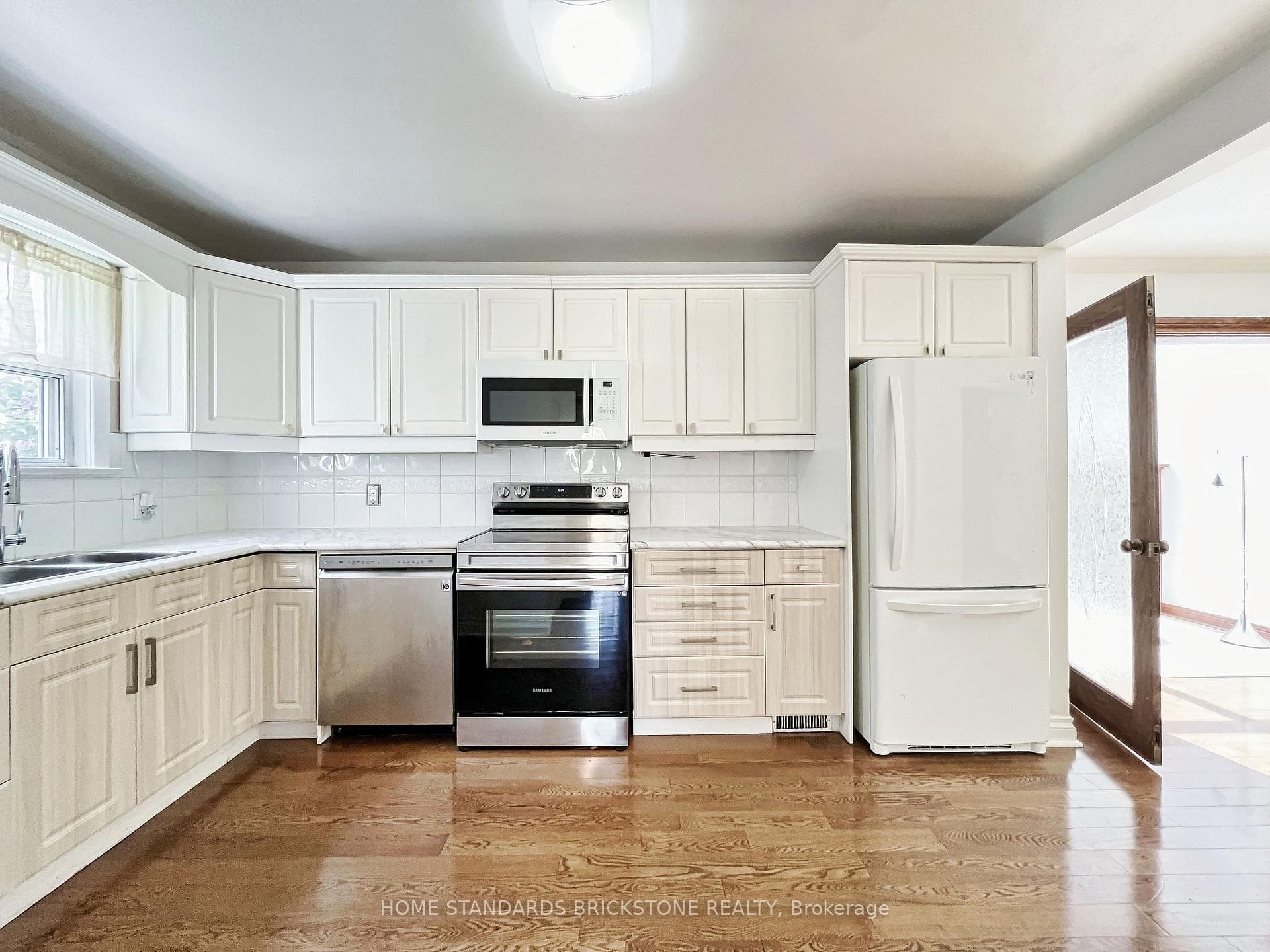 45 Madawaska Avenue photo 18