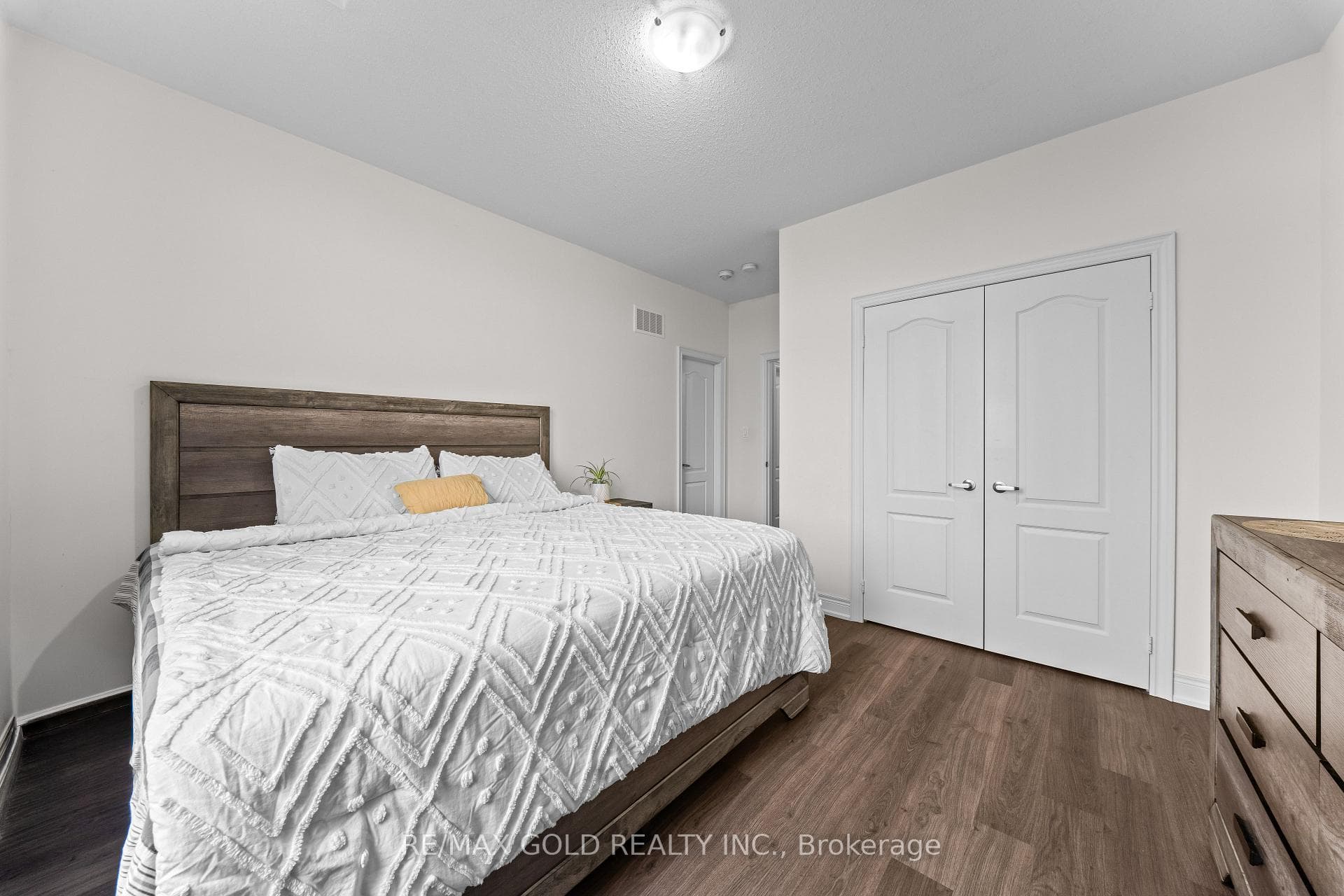 73 Squire Ellis Drive photo 19