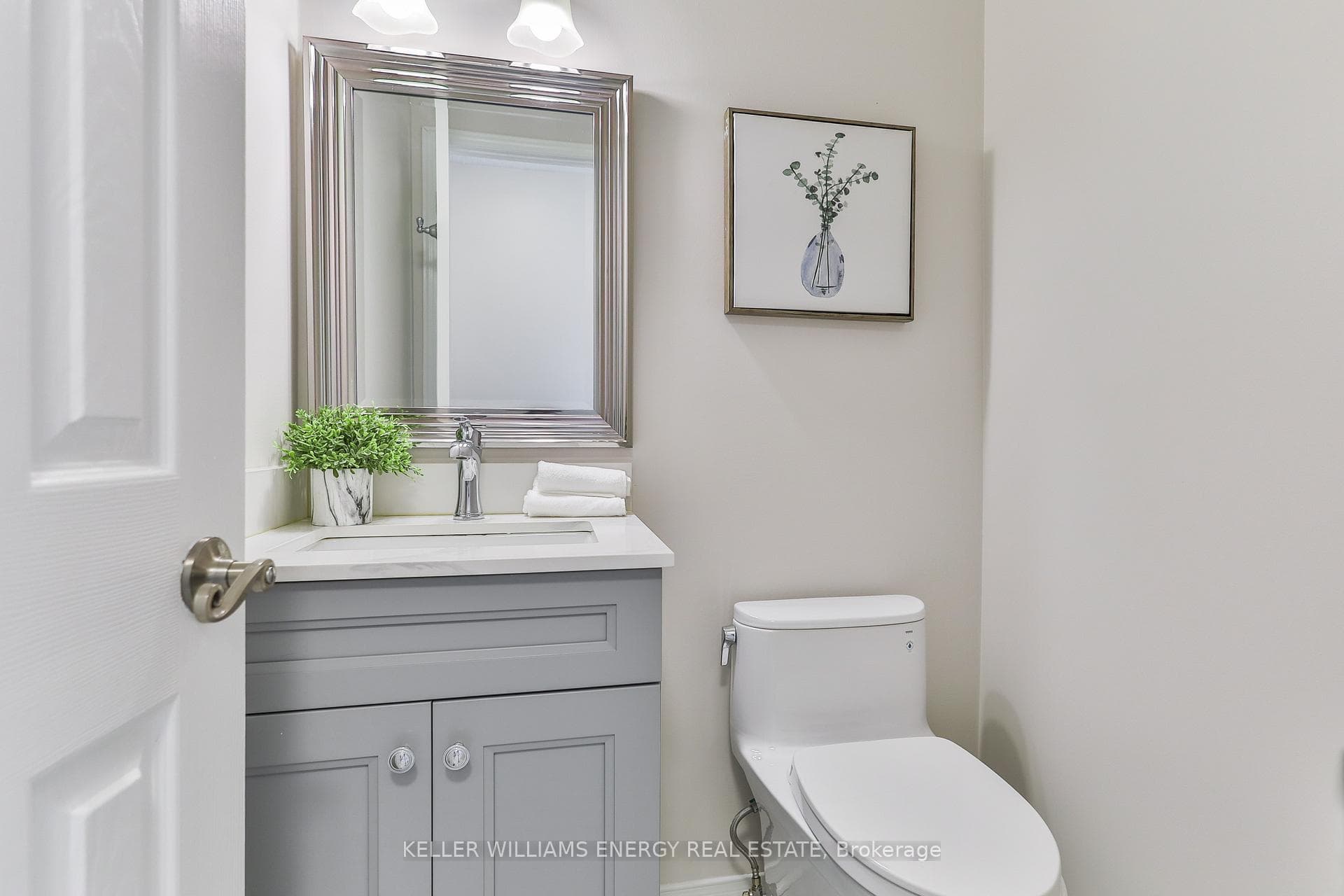 38 Toba Crescent photo 4
