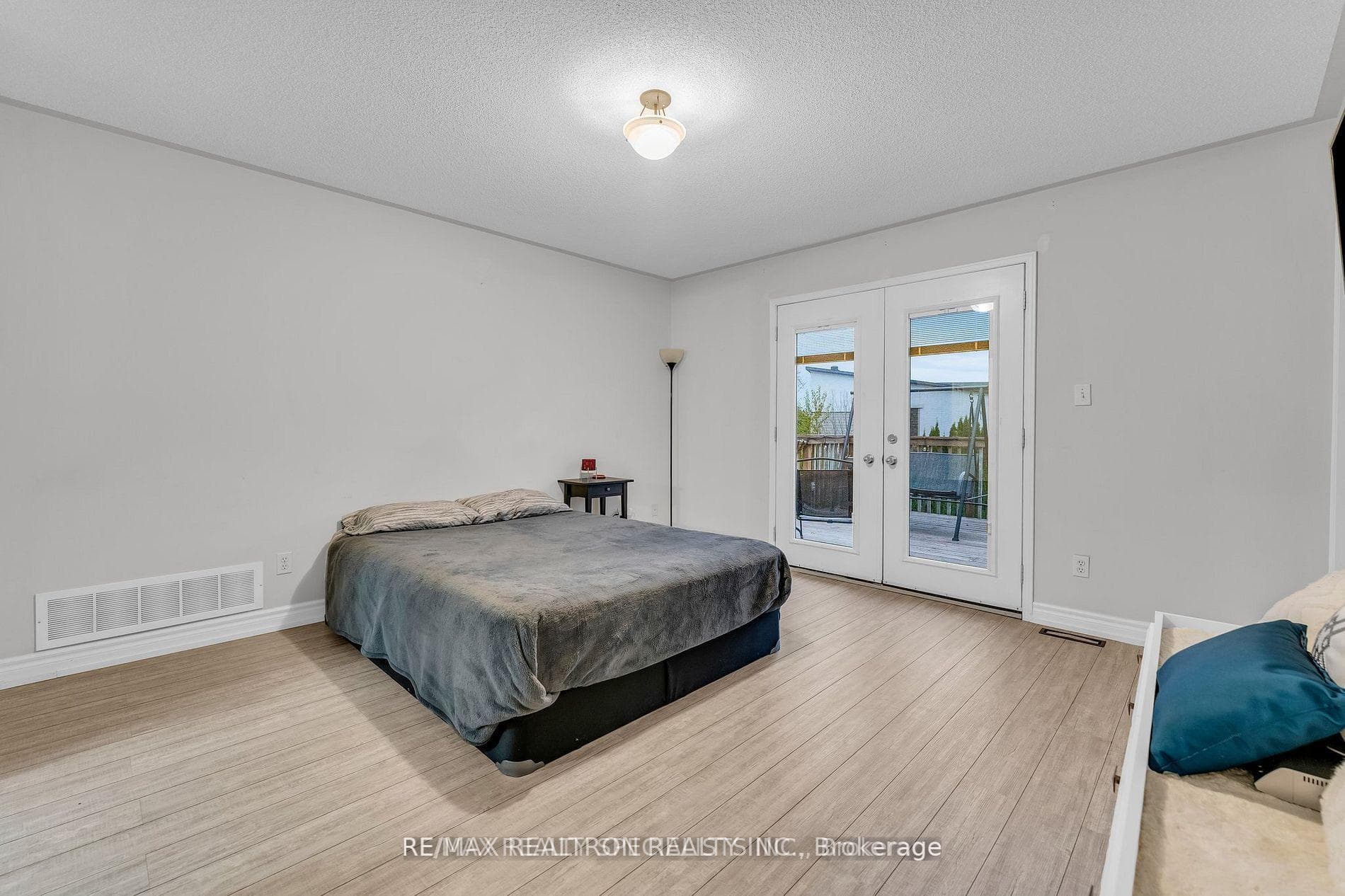 7 Margaret Drive photo 6