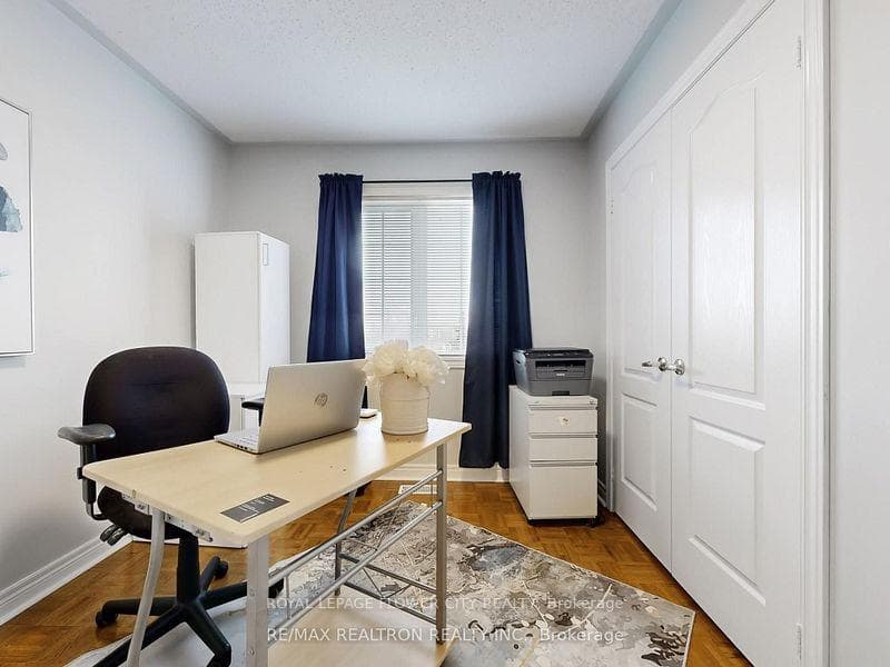 60 Colombo Crescent Unit Main photo 8