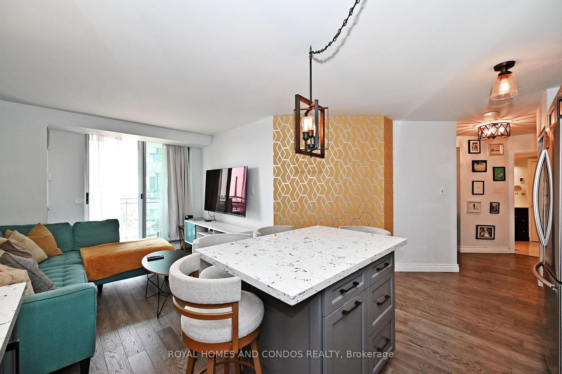 230 Queens Quay Unit 618 photo 23