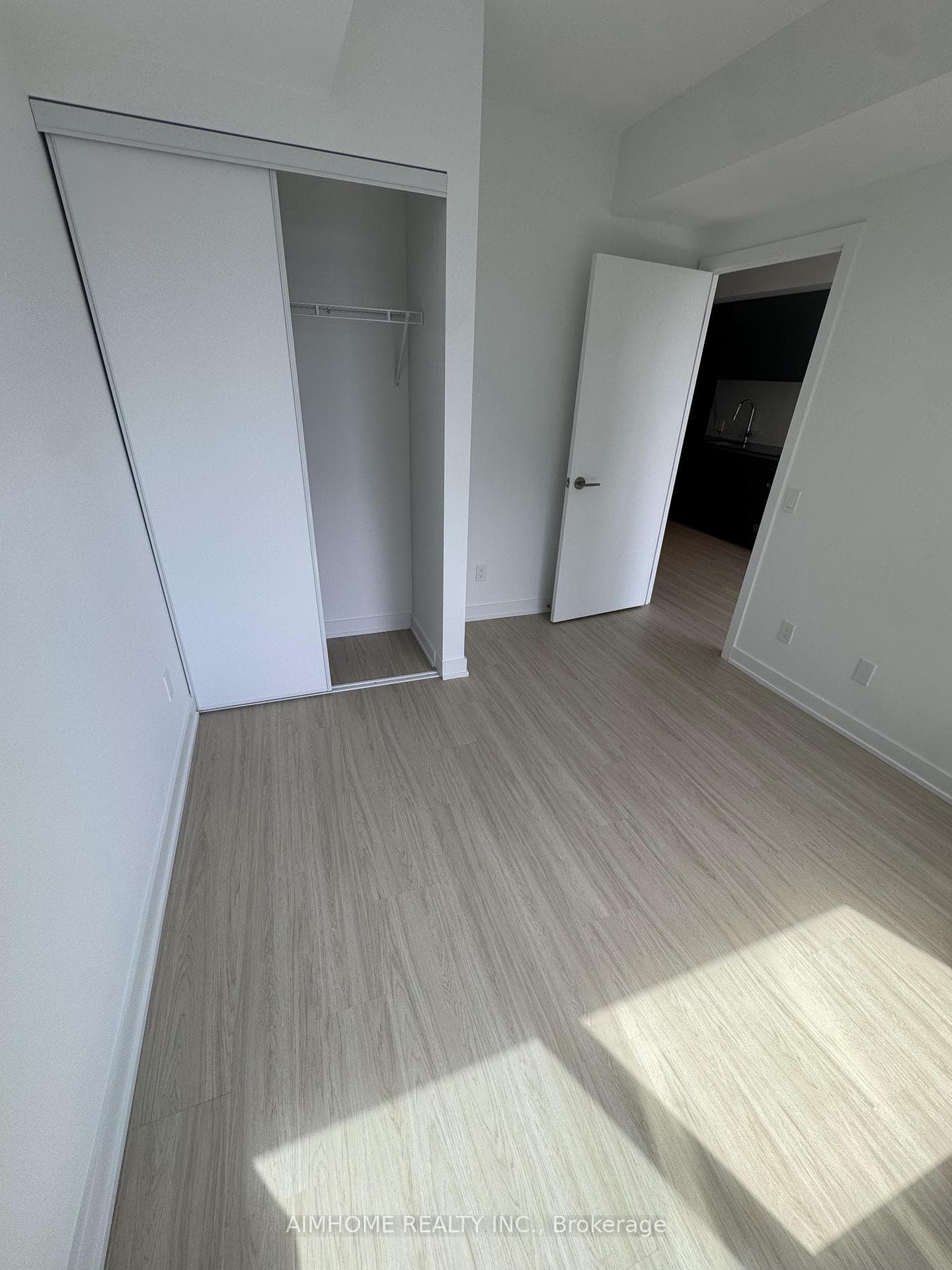 8 wellesley Street Unit 4002 photo 10