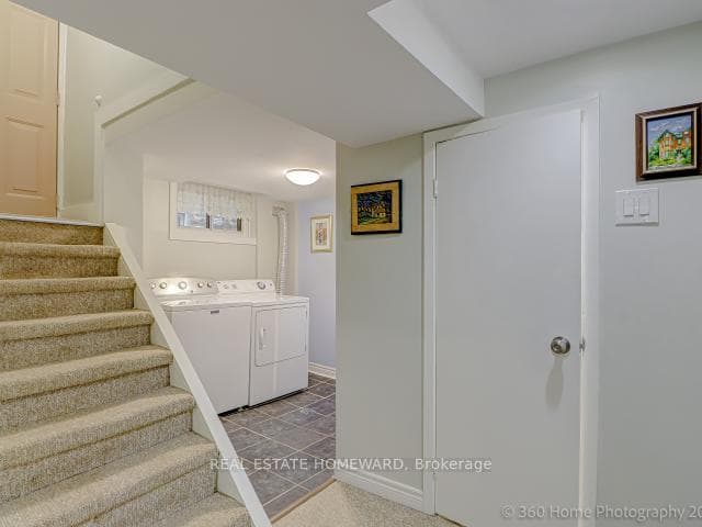 305 Victoria Pk Avenue photo 18