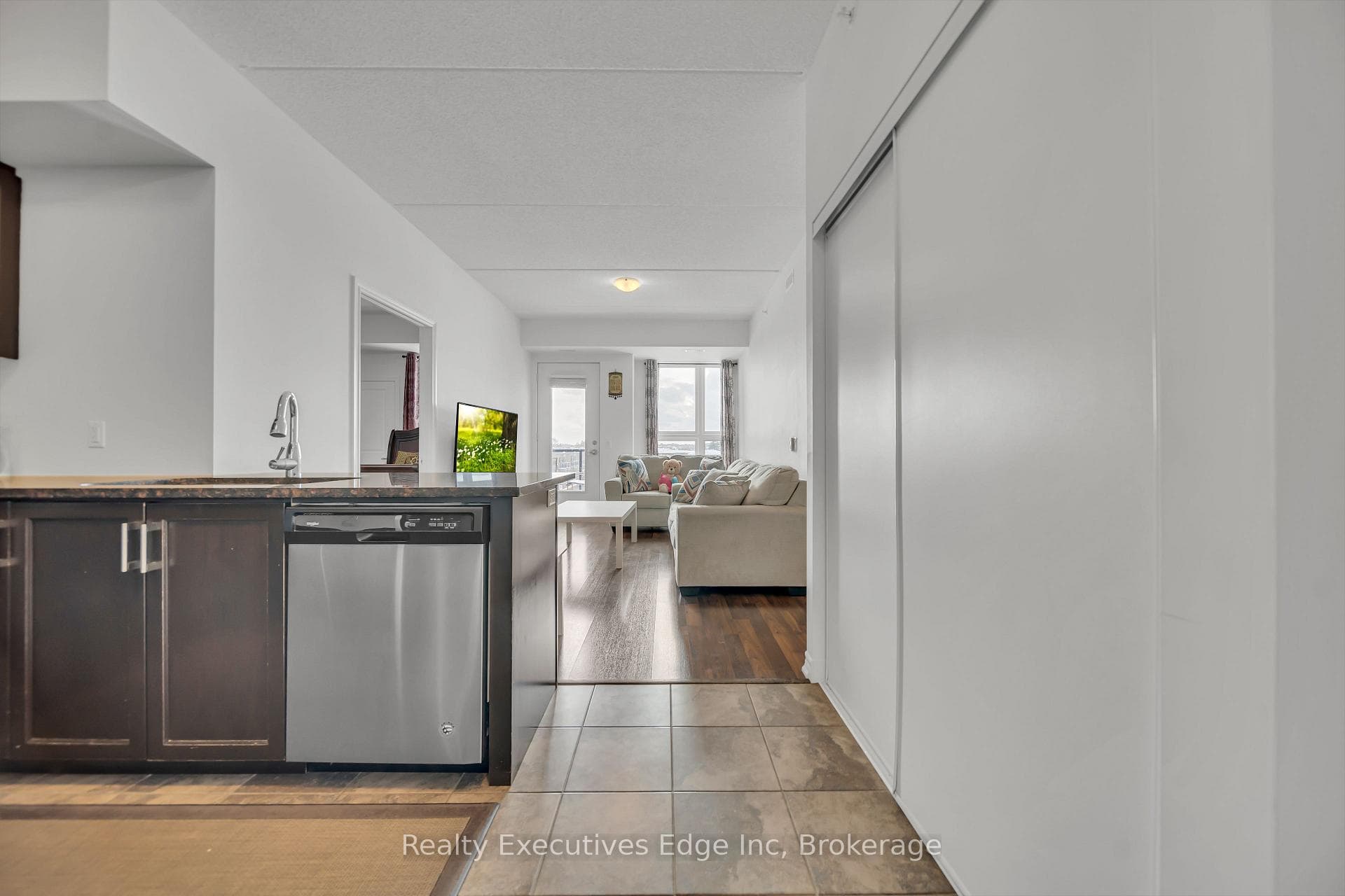 1284 Gordon Street Unit 428 photo 4