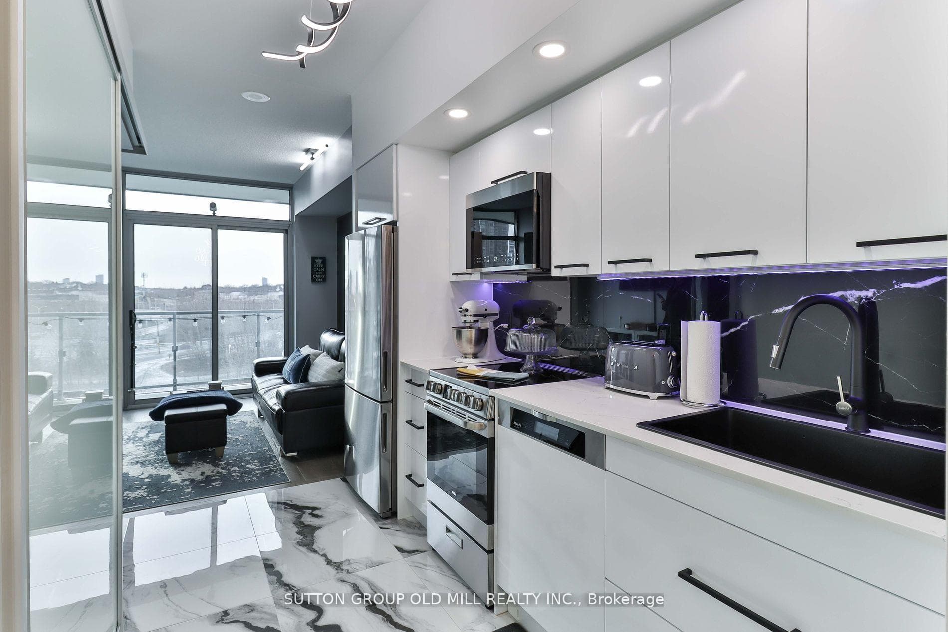 105 The Queensway N/A Unit 506 photo 6