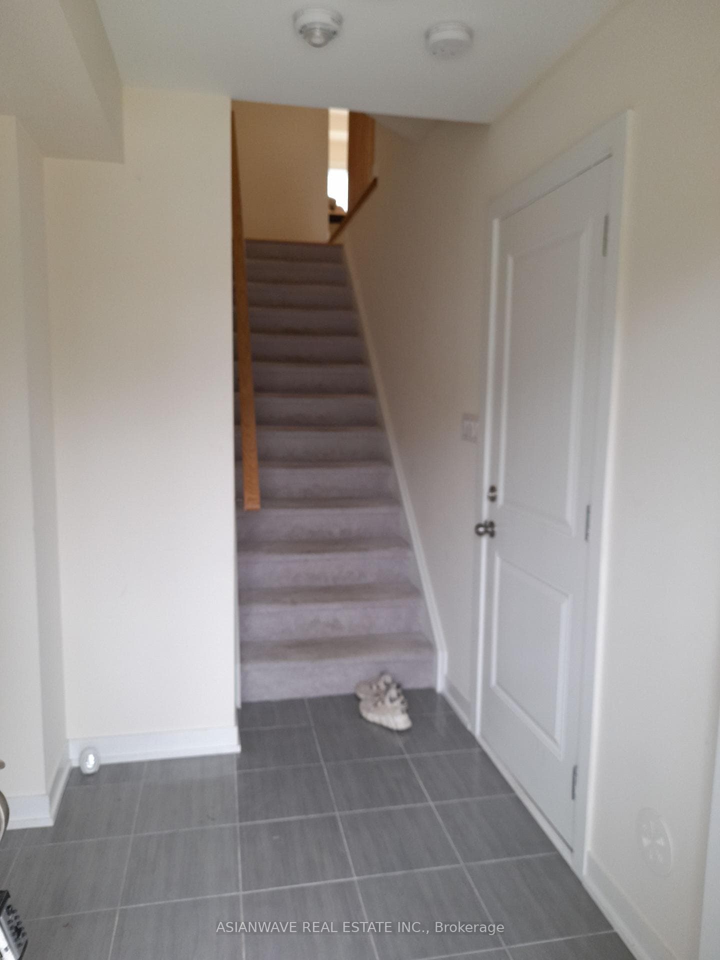 250 Finch Avenue Unit 102 photo 5