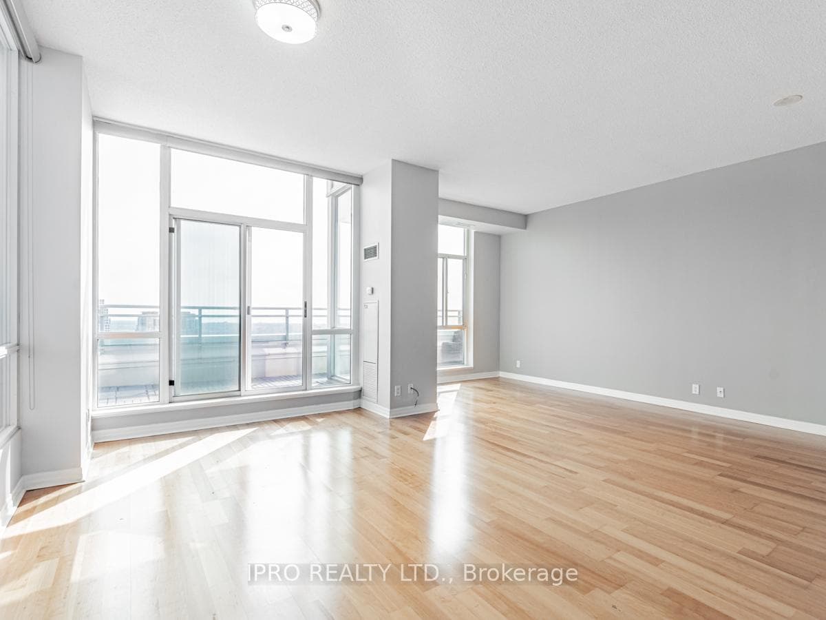 220 Burnhamthorpe Road Unit 3202 photo 11
