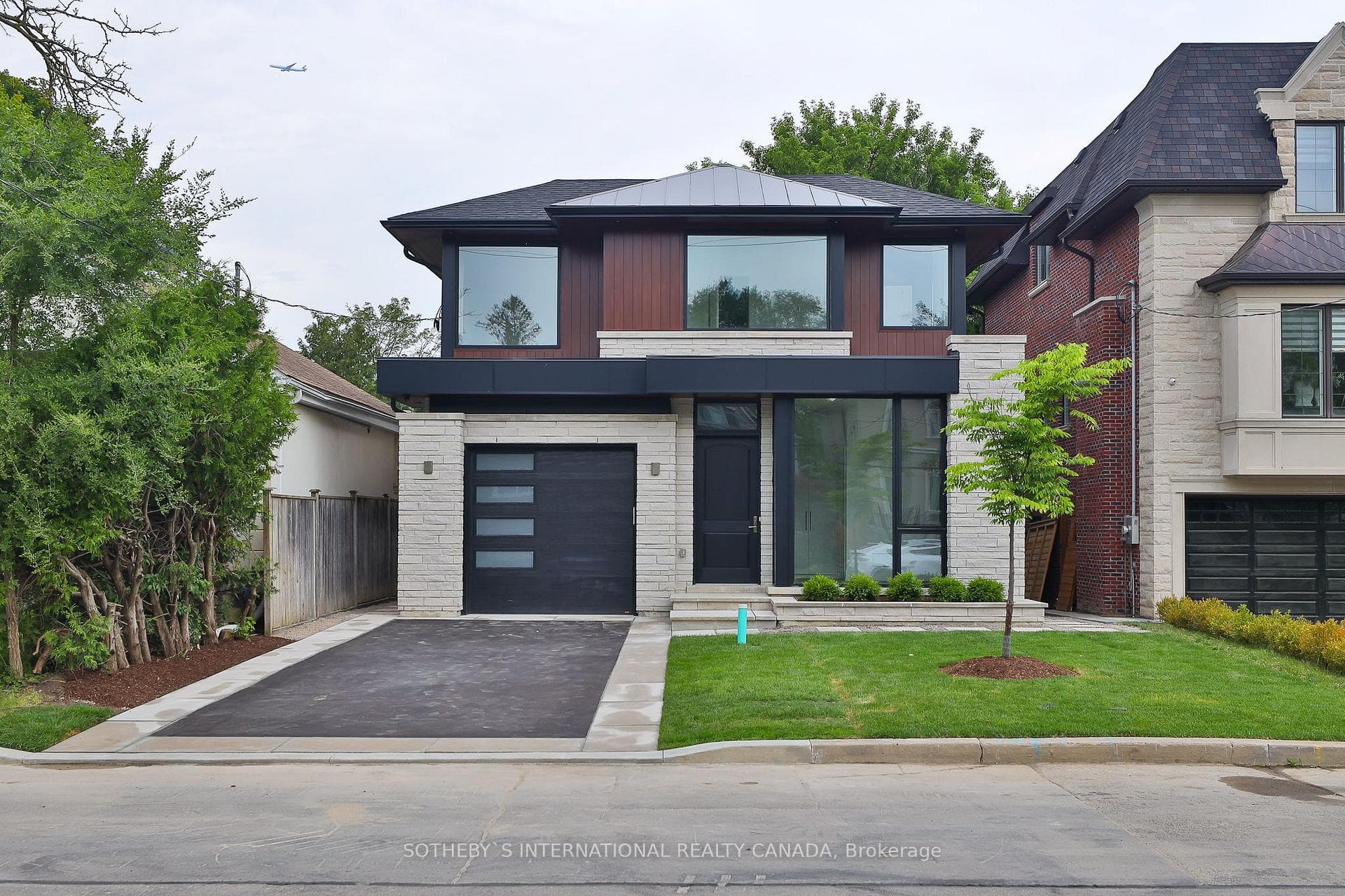 220 Harlandale Avenue photo 1