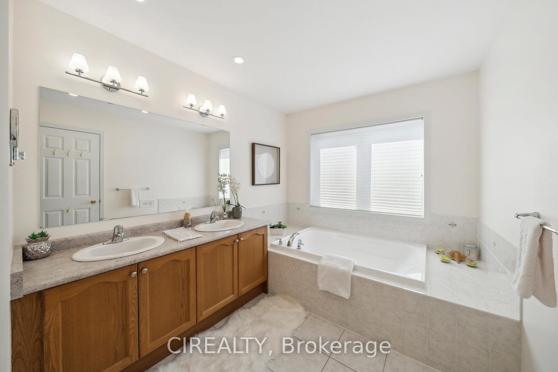 68 Westcliffe Crescent photo 15
