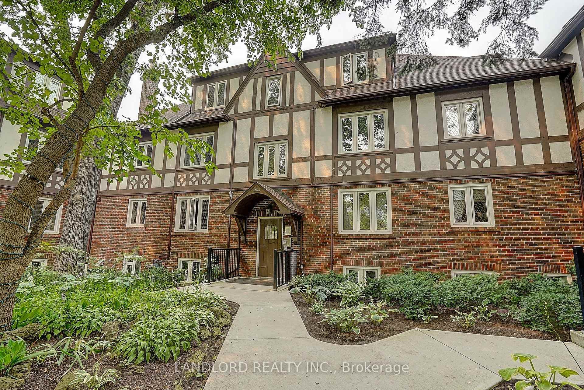 2520 Bloor Street Unit 12 photo 5