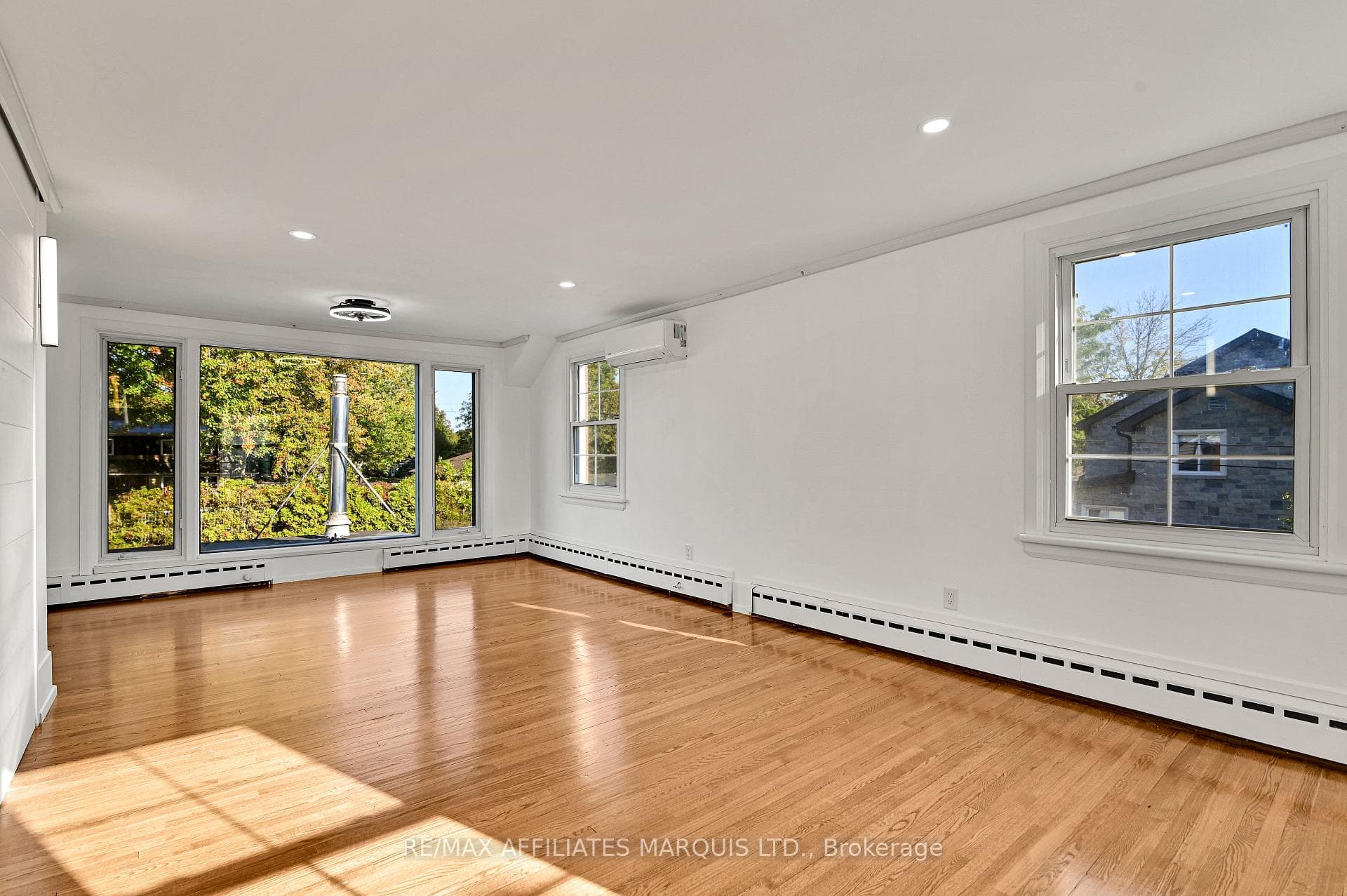 1603 Peter Street photo 29