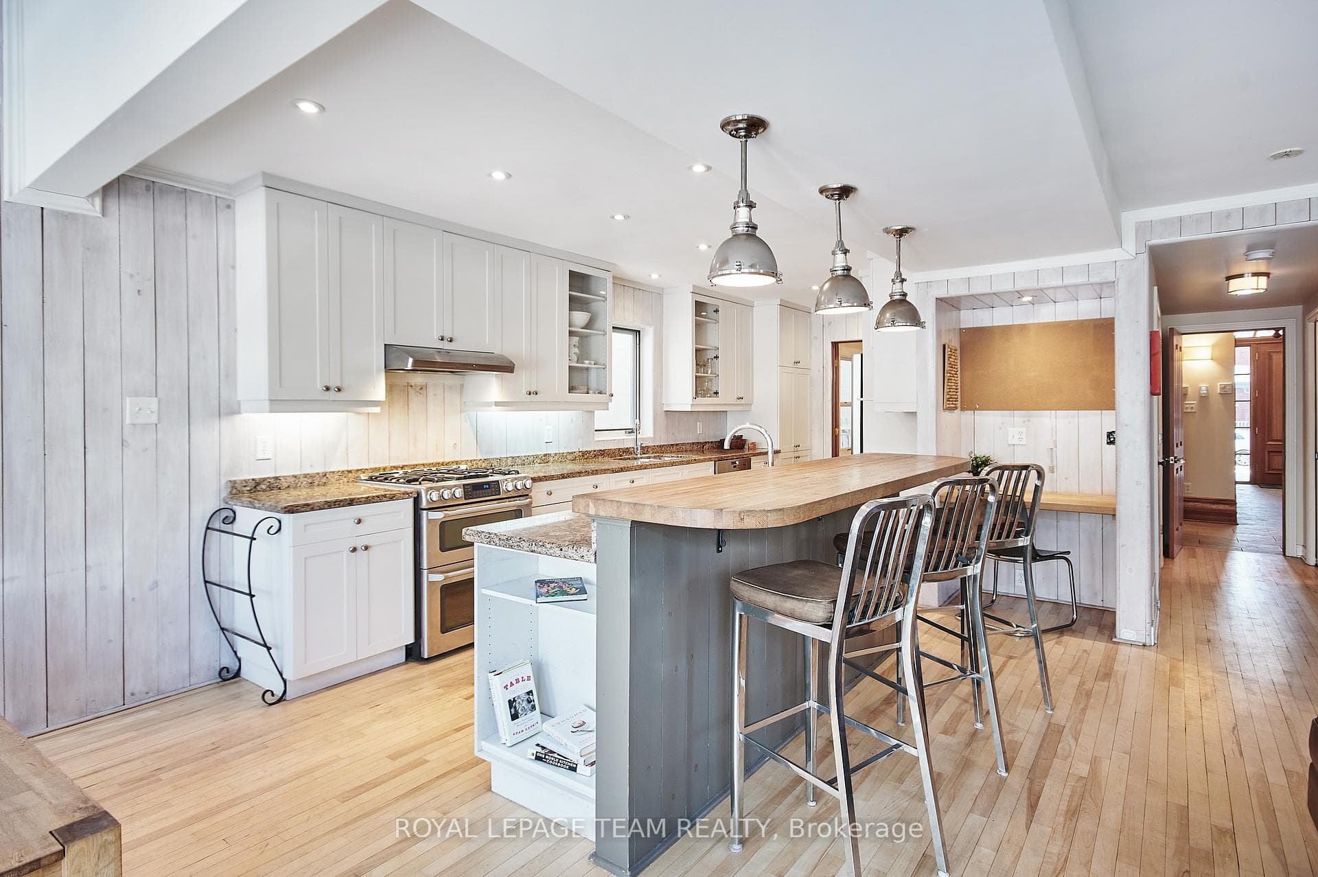108 Stanley Avenue photo 11