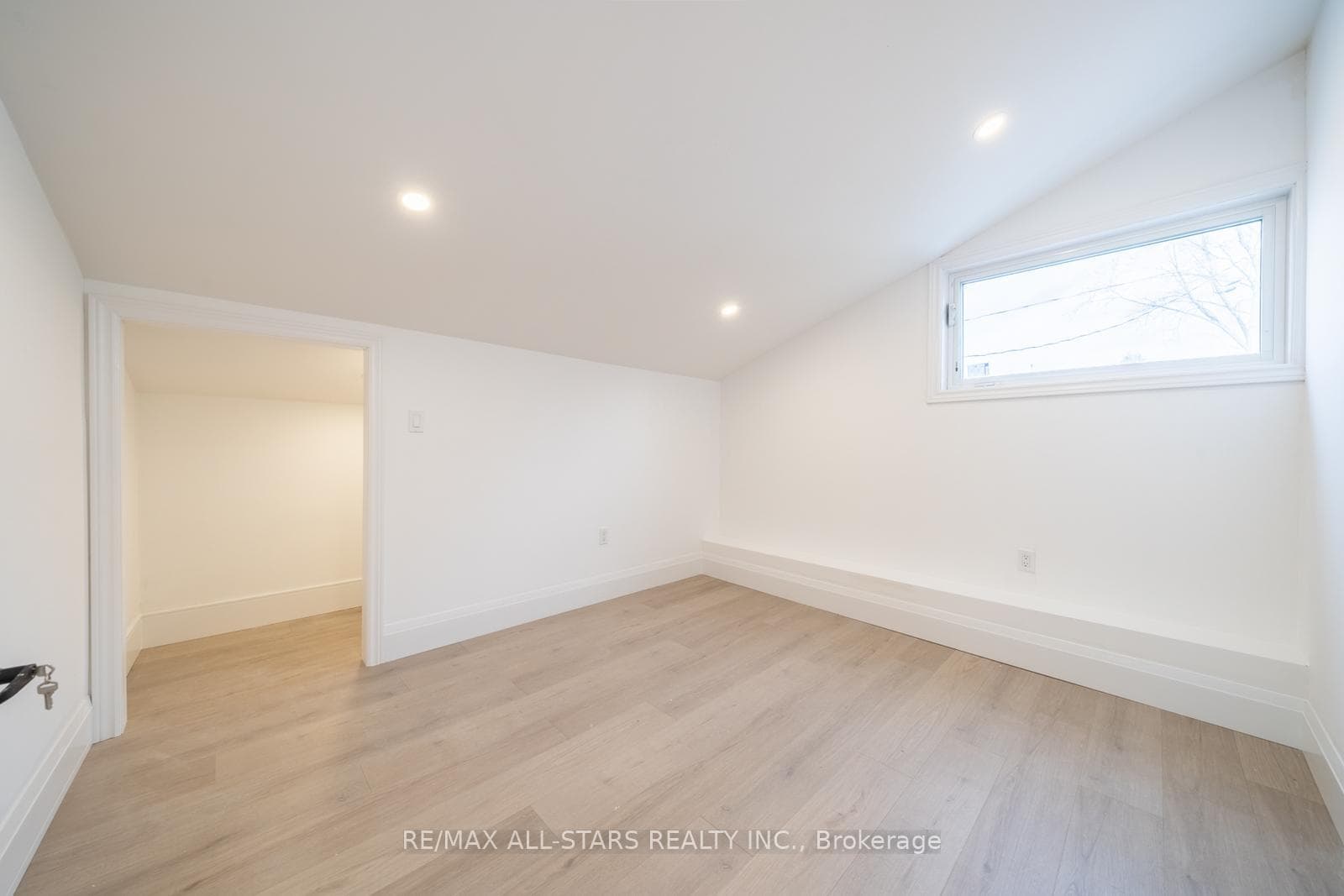 12991 Warden Avenue photo 16