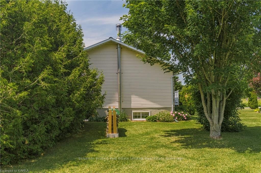 298 CENTENNIAL Road photo 44