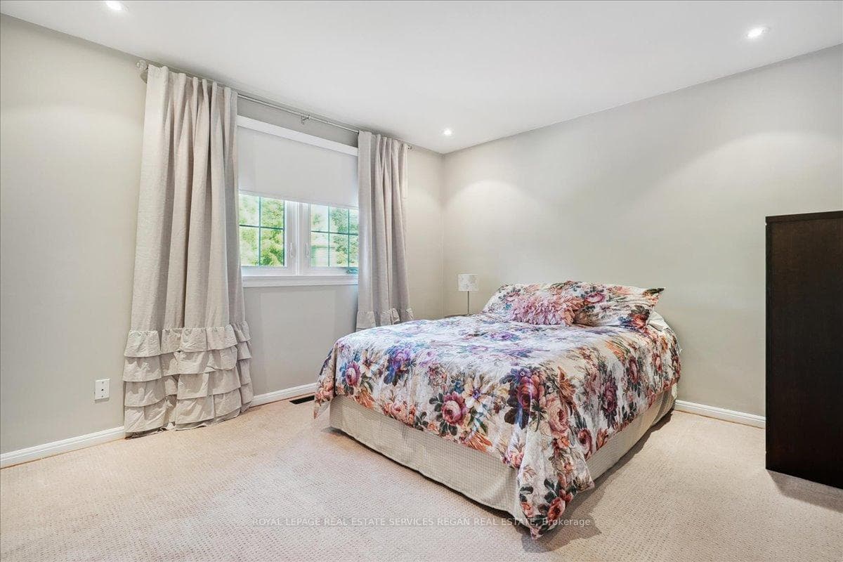 1693 Ruscombe Close photo 20