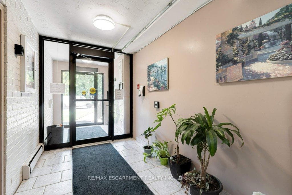 2373 King Street Unit 17 photo 4