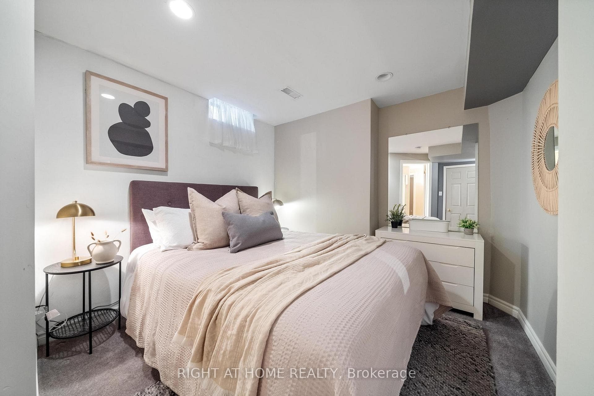 615 Young Avenue photo 44