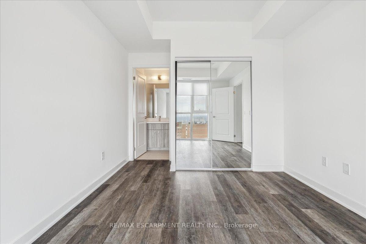 2007 James Street Unit 1004 photo 30