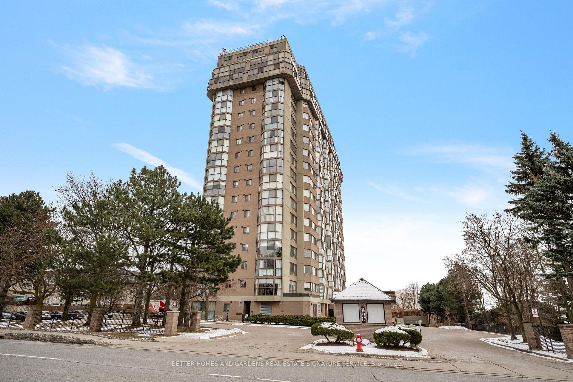 880 Dundas Street Unit 1408 photo 1
