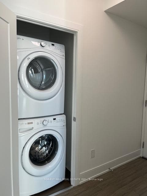 310 Tweedsmuir Avenue Unit 1607 photo 5