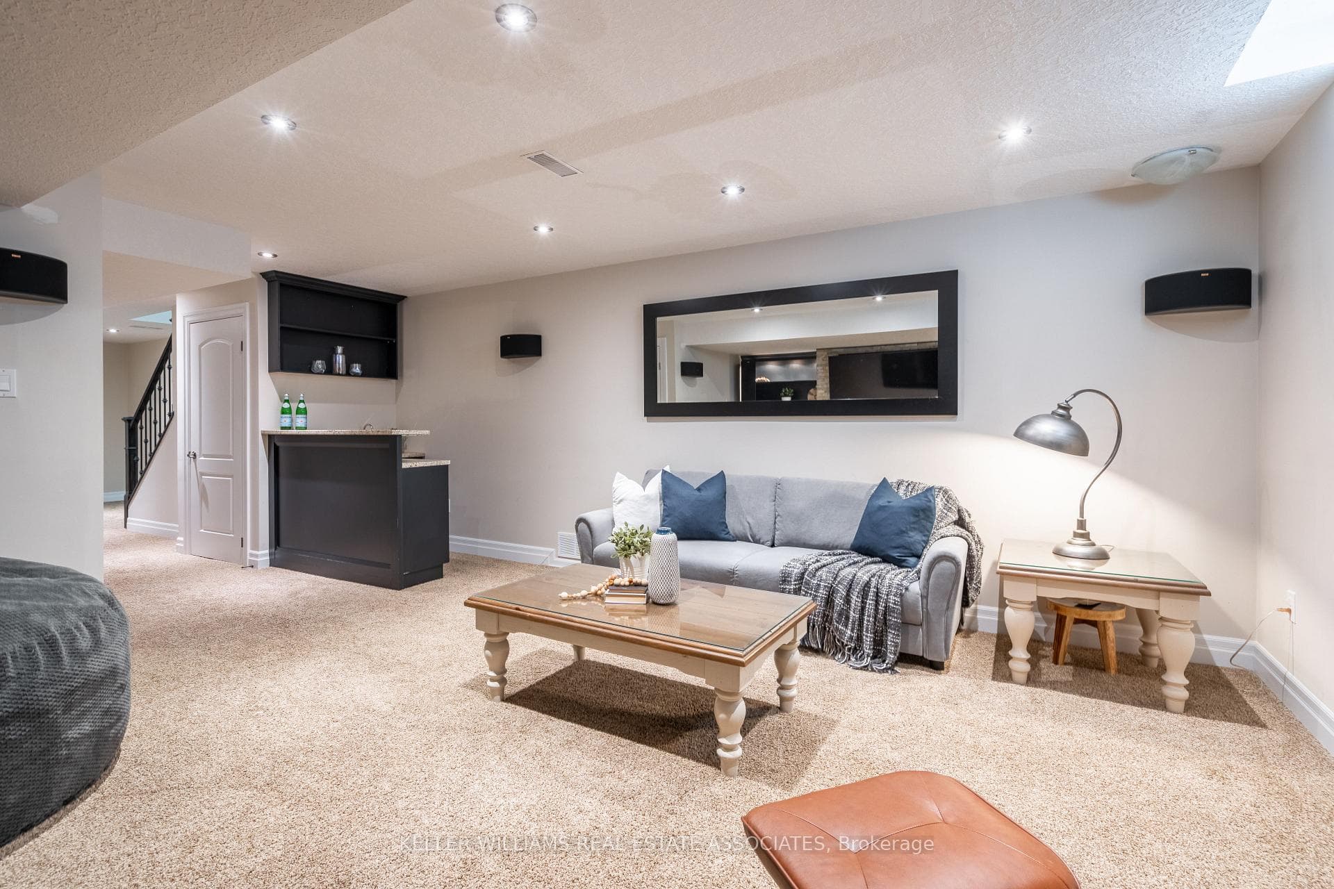 311 Bussel Crescent photo 31