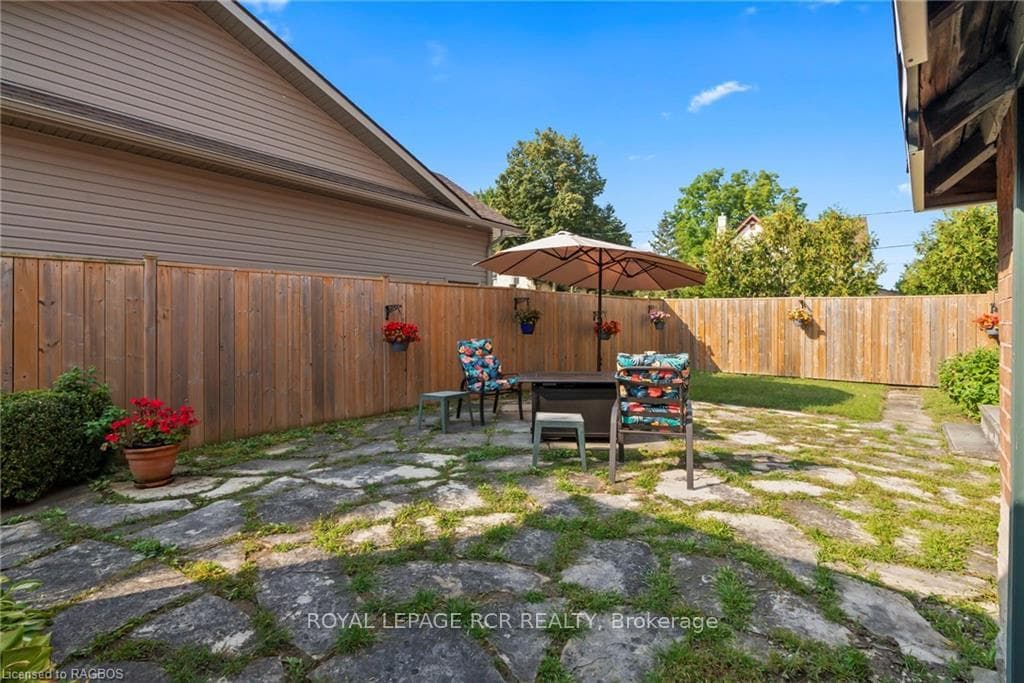 185 9TH Street photo 31