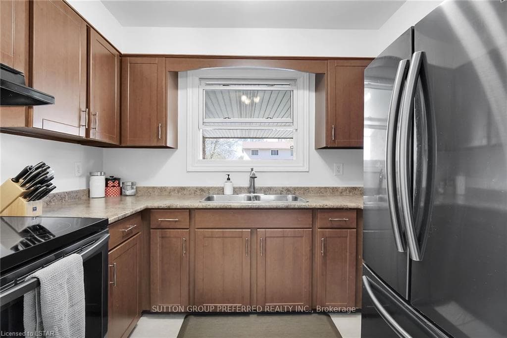 1330 JALNA Boulevard Unit 220 photo 12