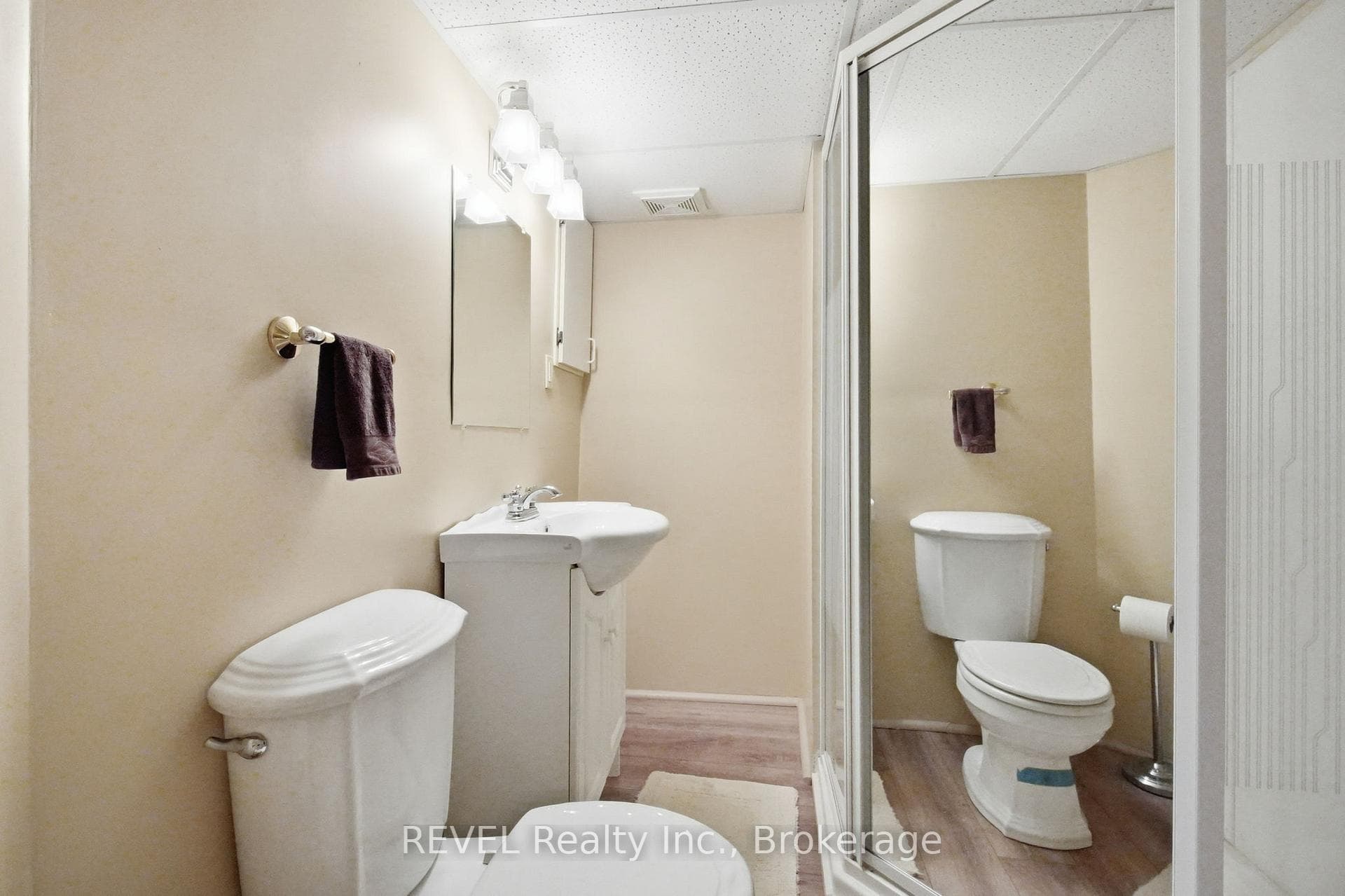 29 Stratton Crescent photo 35