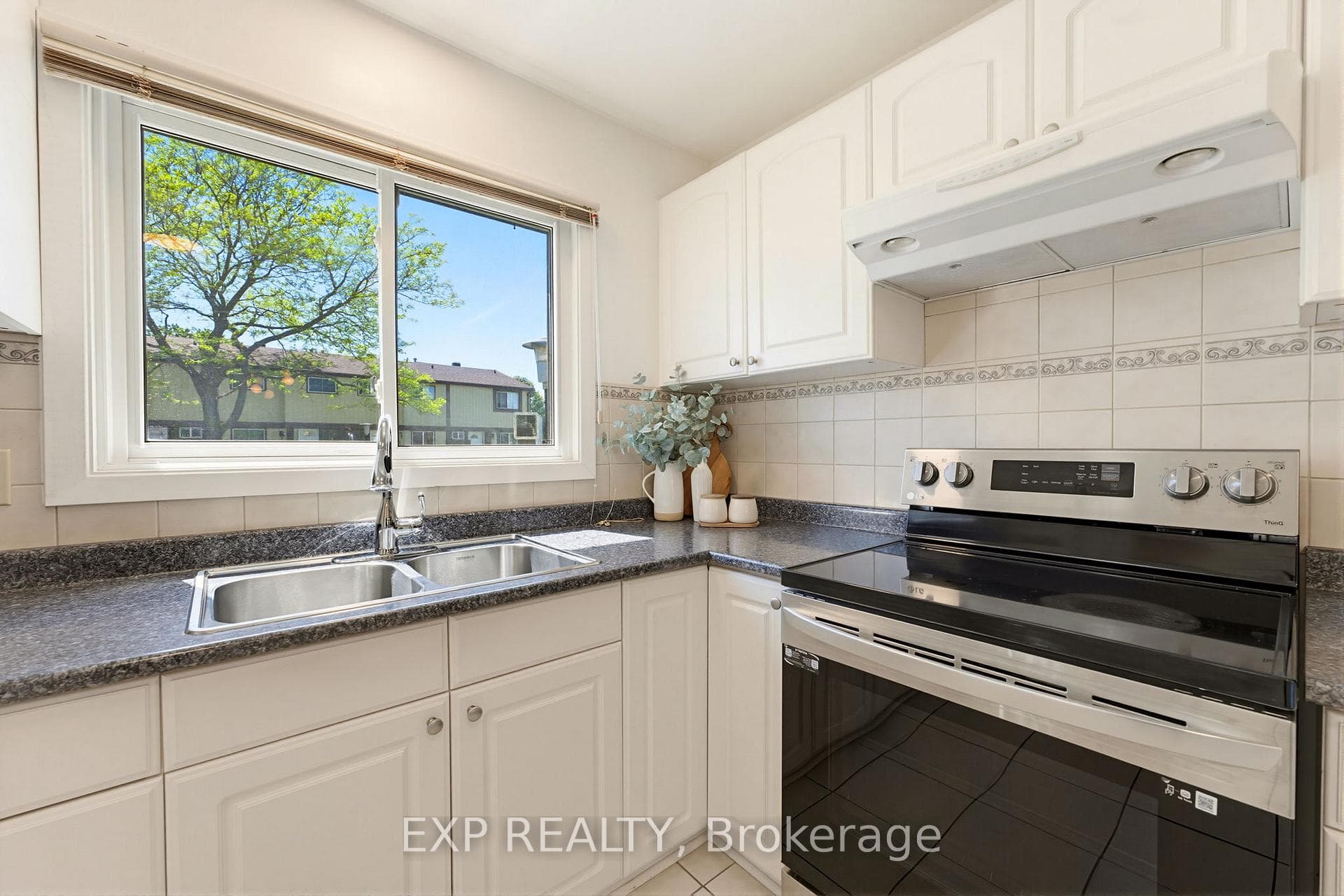 10 Fieldgate Drive Unit A photo 8