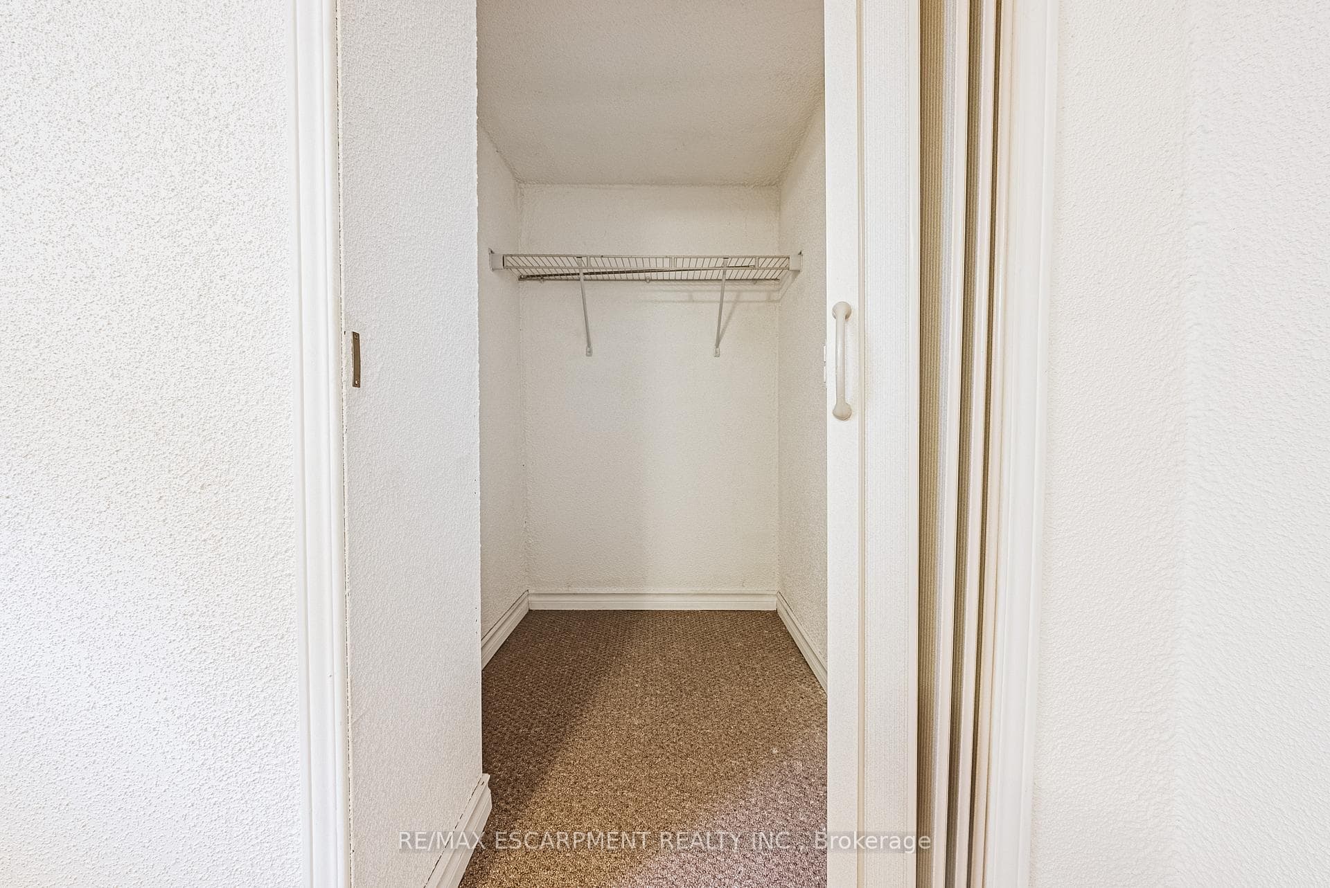 1124 Dunsmure Road photo 26