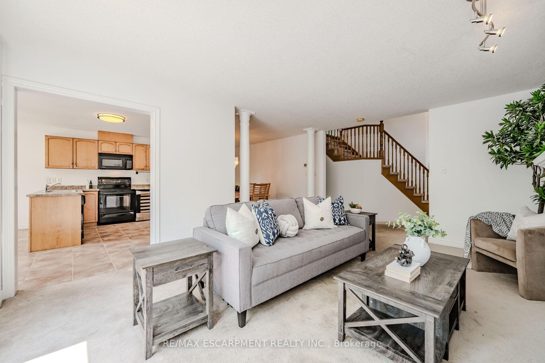 480 Sandcherry Drive photo 6
