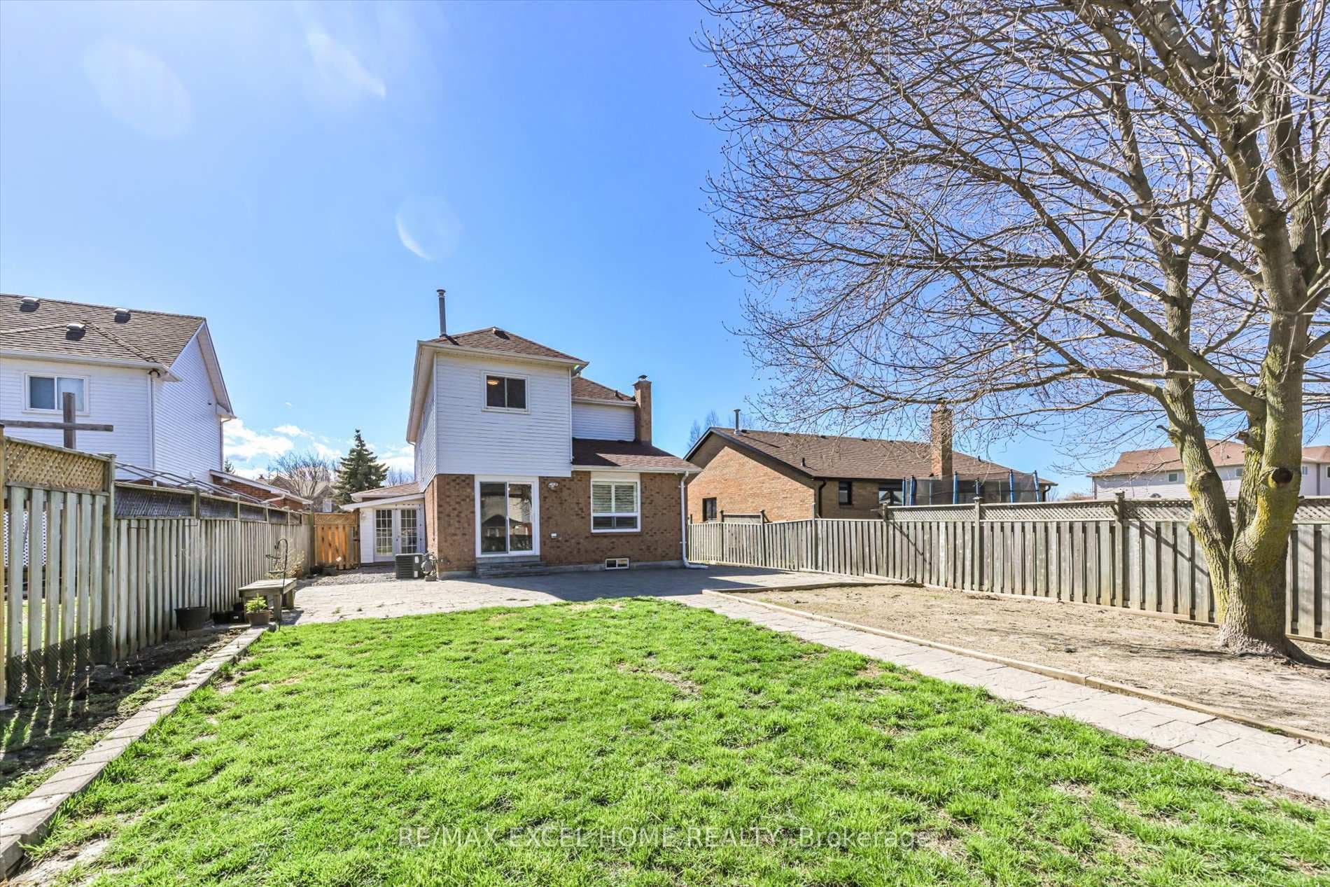 83 Carrick Avenue photo 31