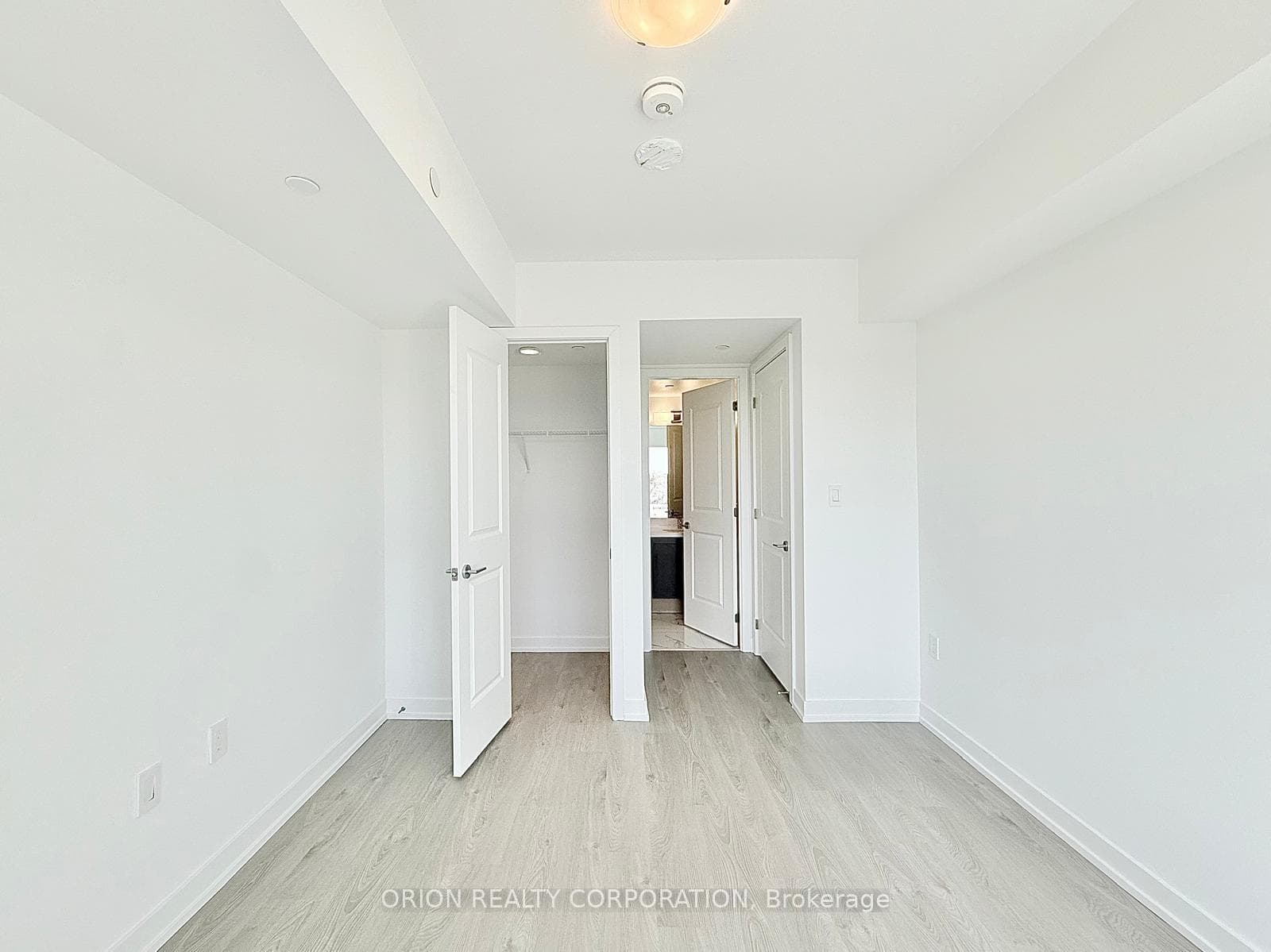 556 Marlee Avenue Unit 617 photo 11