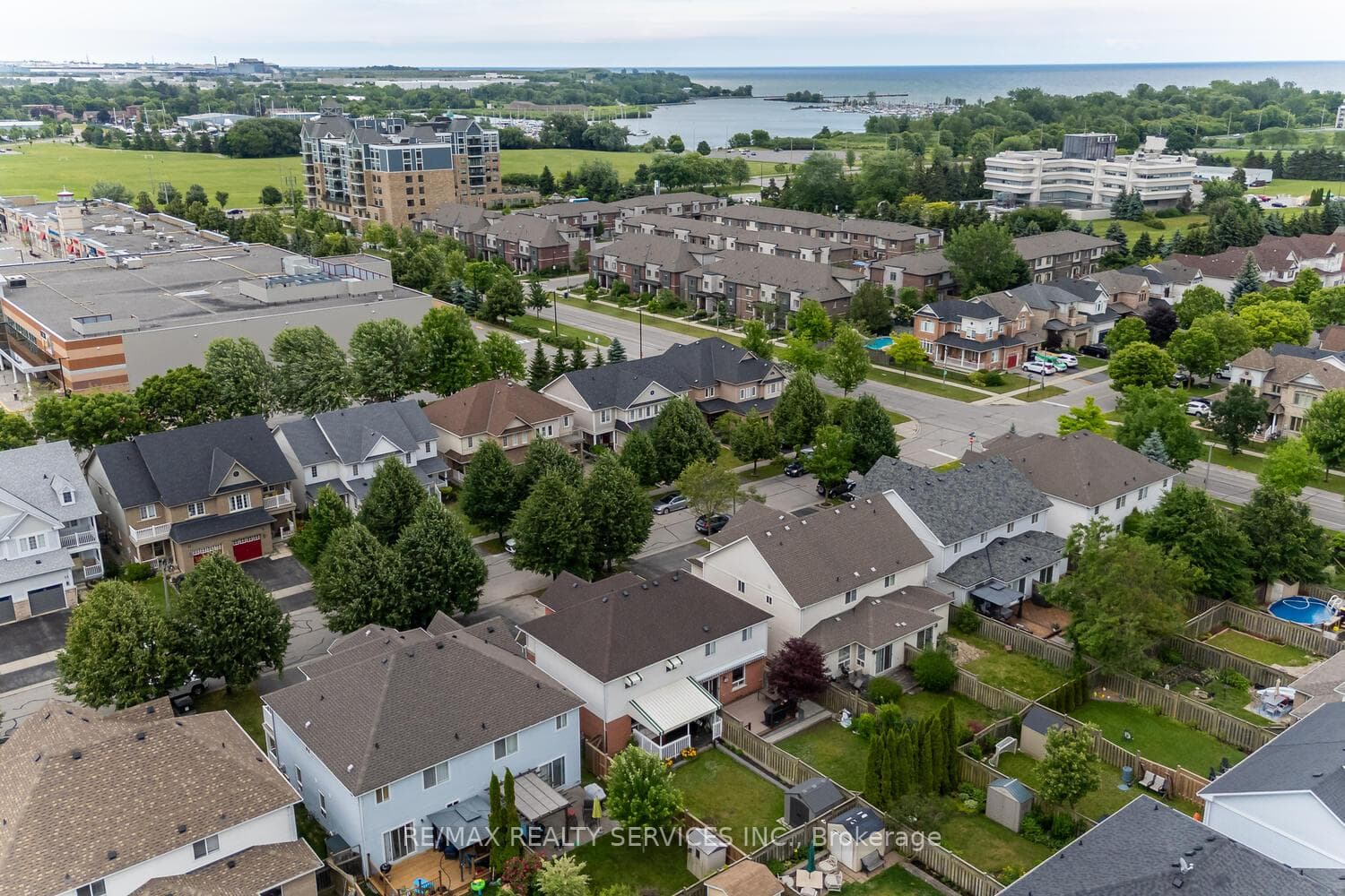 16 Regatta Crescent photo 40