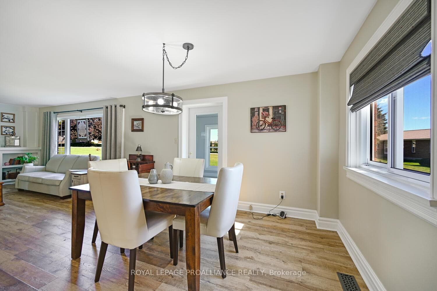 825 Joseph Street photo 9
