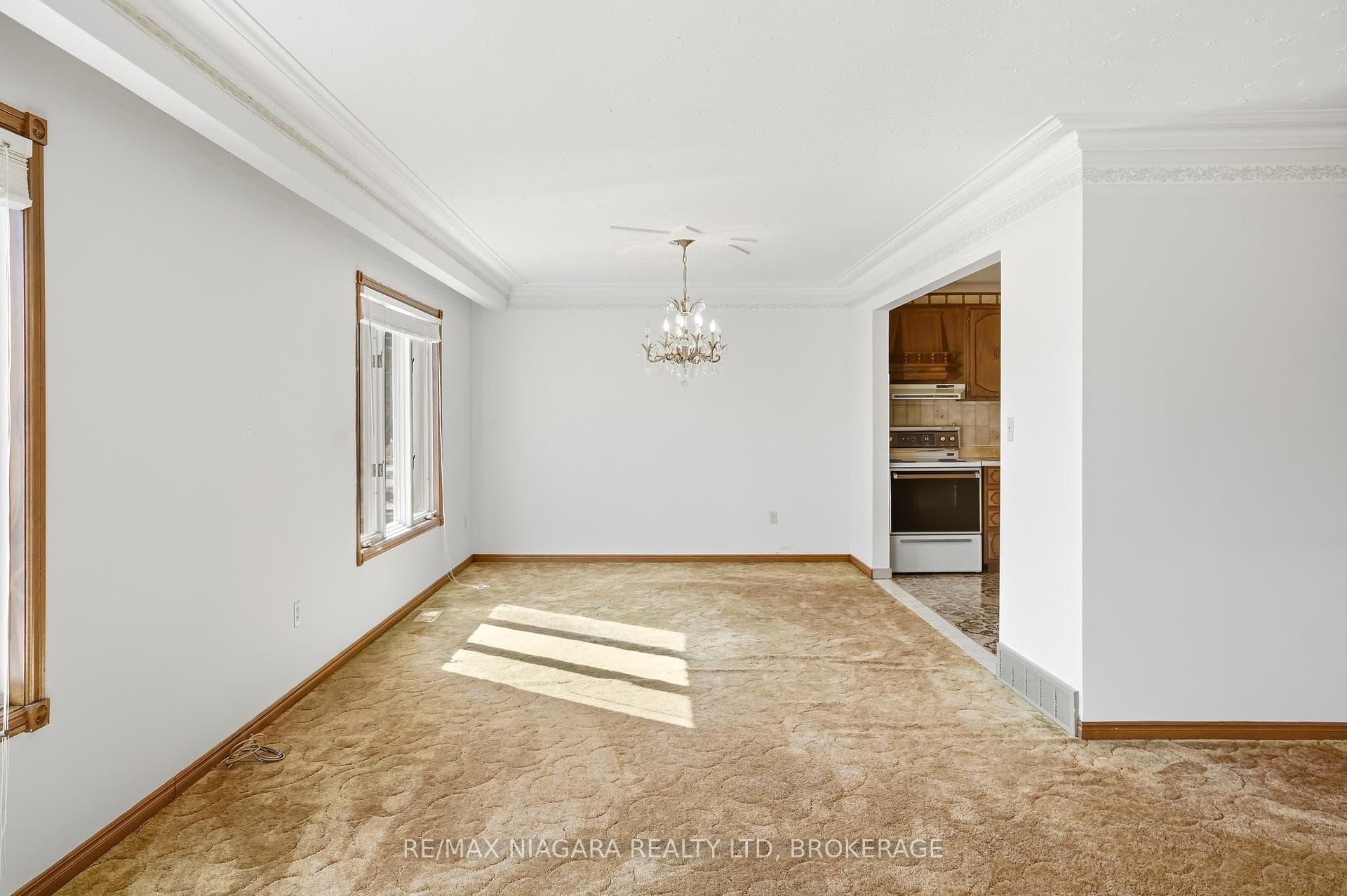 5035 Pettit Avenue photo 12