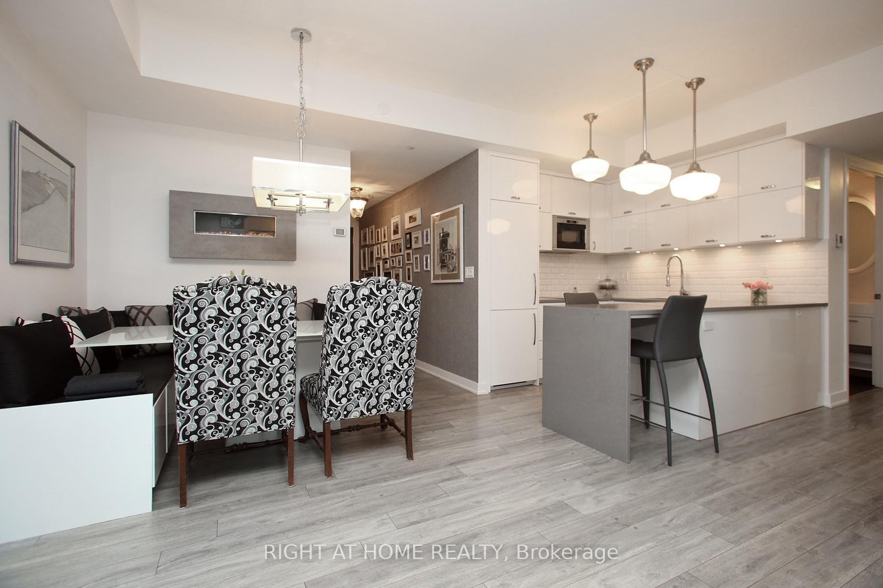 106 Dovercourt Road Unit 320 photo 3