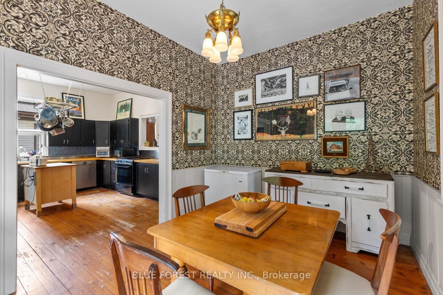 550 Elizabeth Street photo 28